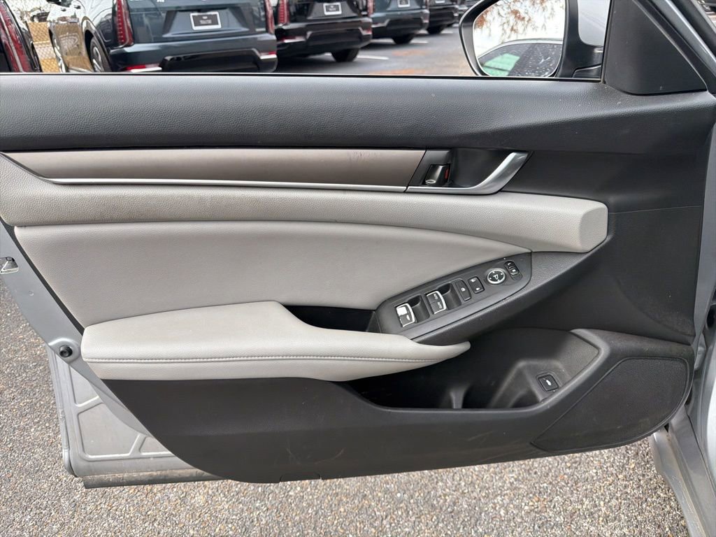 Used 2018 Honda Accord LX image 17