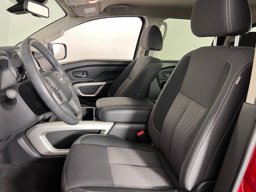 Used 2024 Nissan Titan SV w/ SV Convenience Package image 22