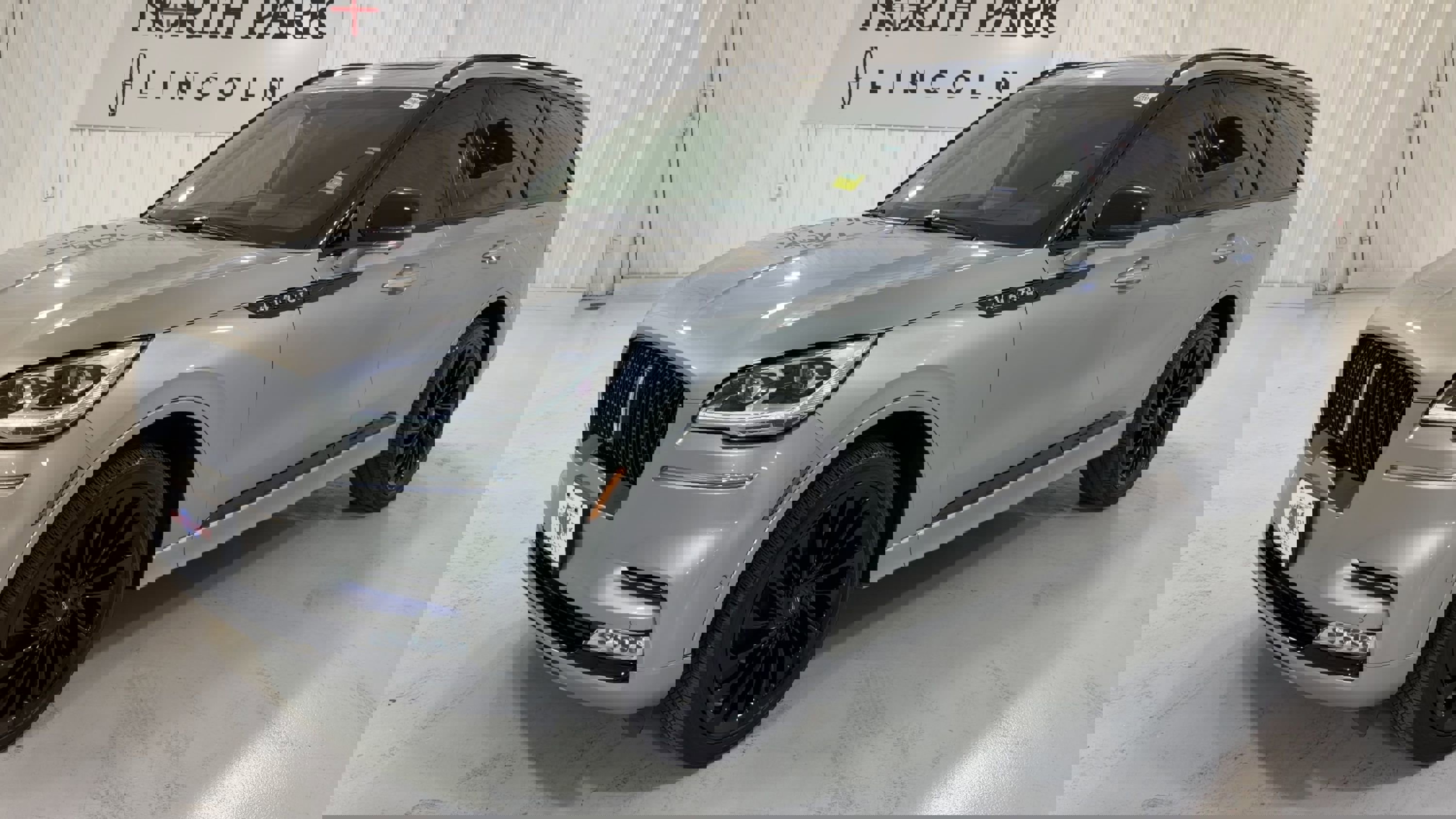 Used 2023 Lincoln Aviator Reserve w/ Equipment Group 201A image 5