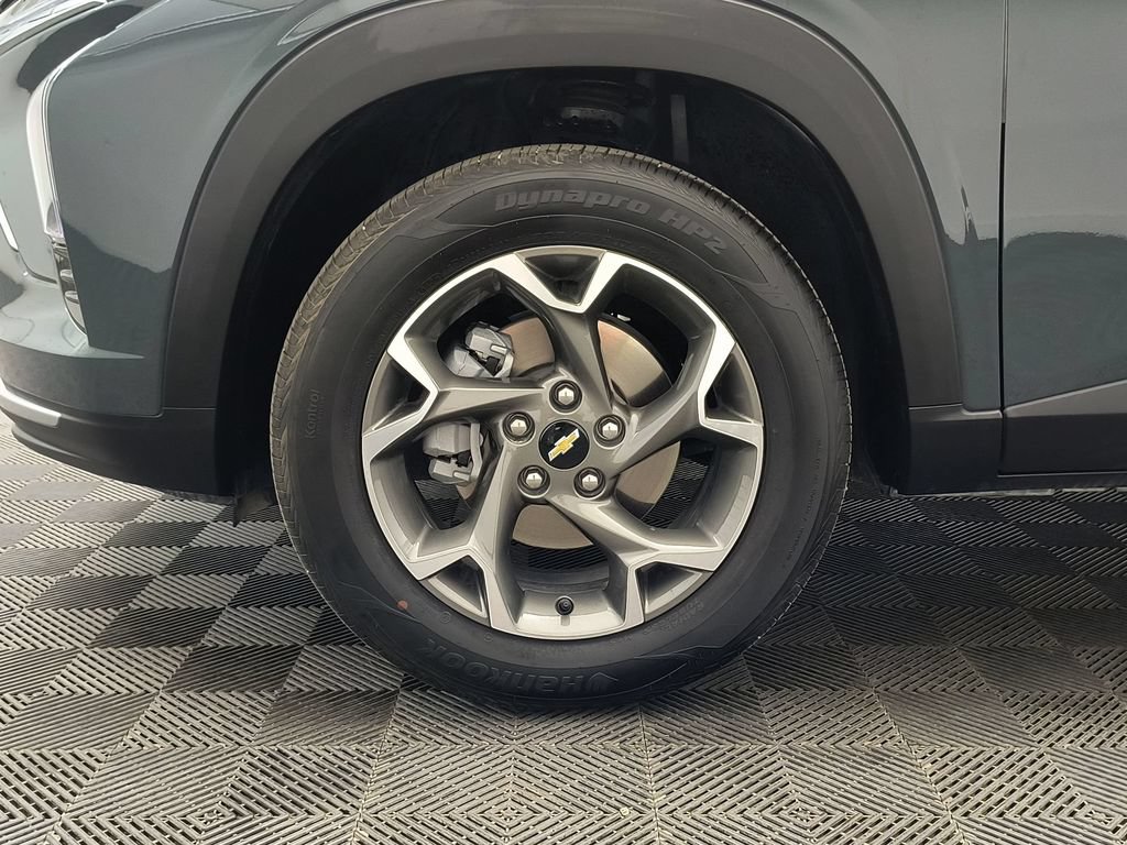 Used 2026 Chevrolet Trax LT FWD image 11
