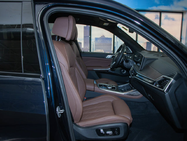 Used 2026 BMW X7 xDrive40i AWD/4WD image 21