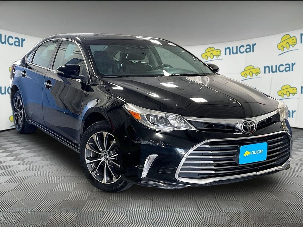 Used 2018 Toyota Avalon XLE FWD image 1
