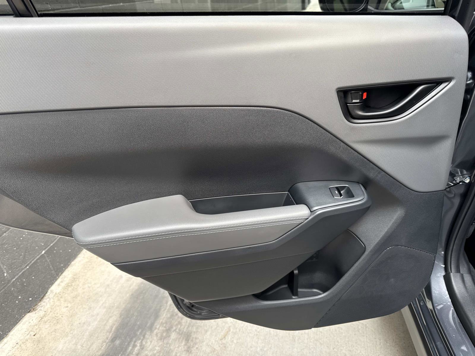 Used 2025 Subaru Crosstrek 2.0i Premium image 12