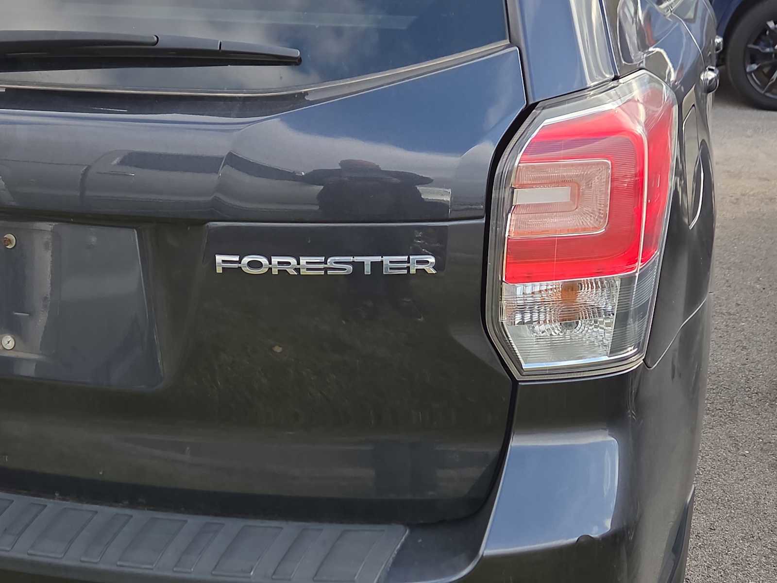 Used 2018 Subaru Forester 2.5i Limited image 6