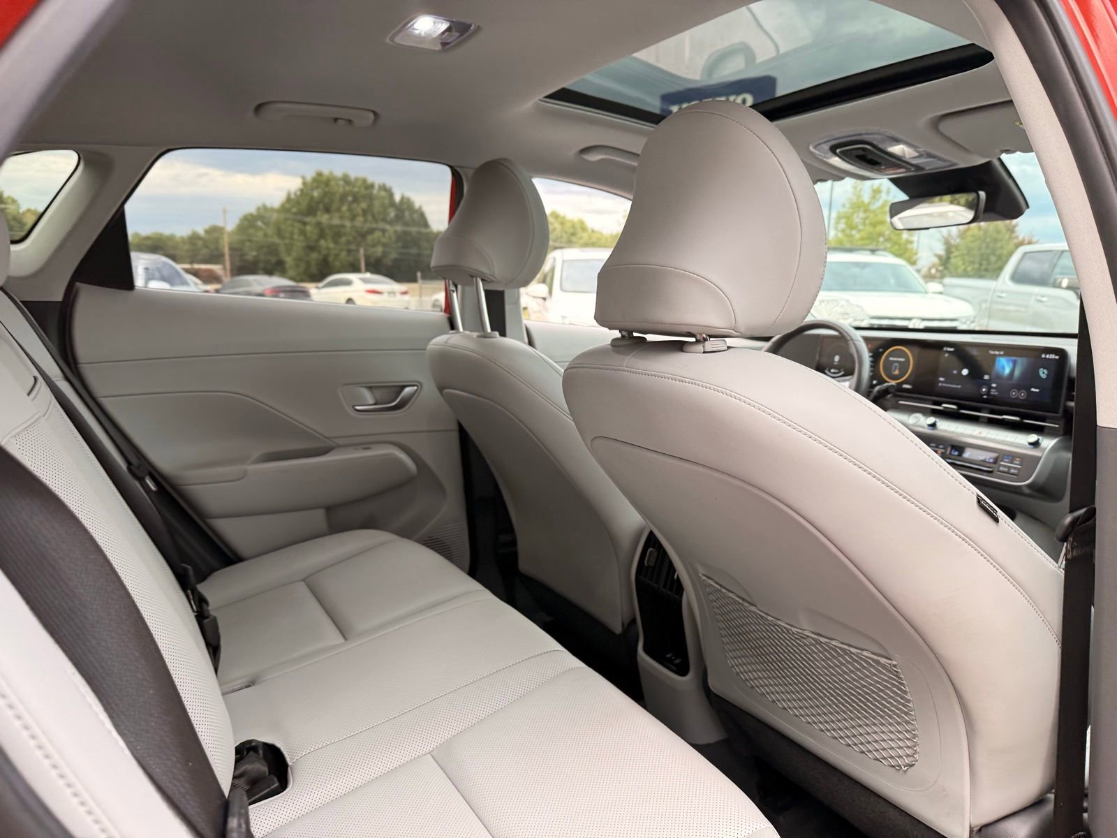 Used 2024 Hyundai Kona Limited image 22