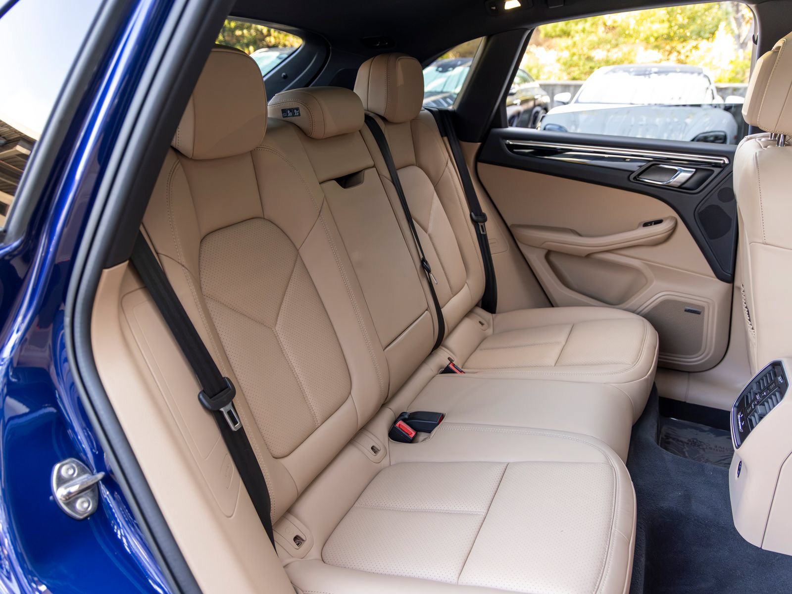 Certified 2026 Porsche Macan AWD/4WD image 60