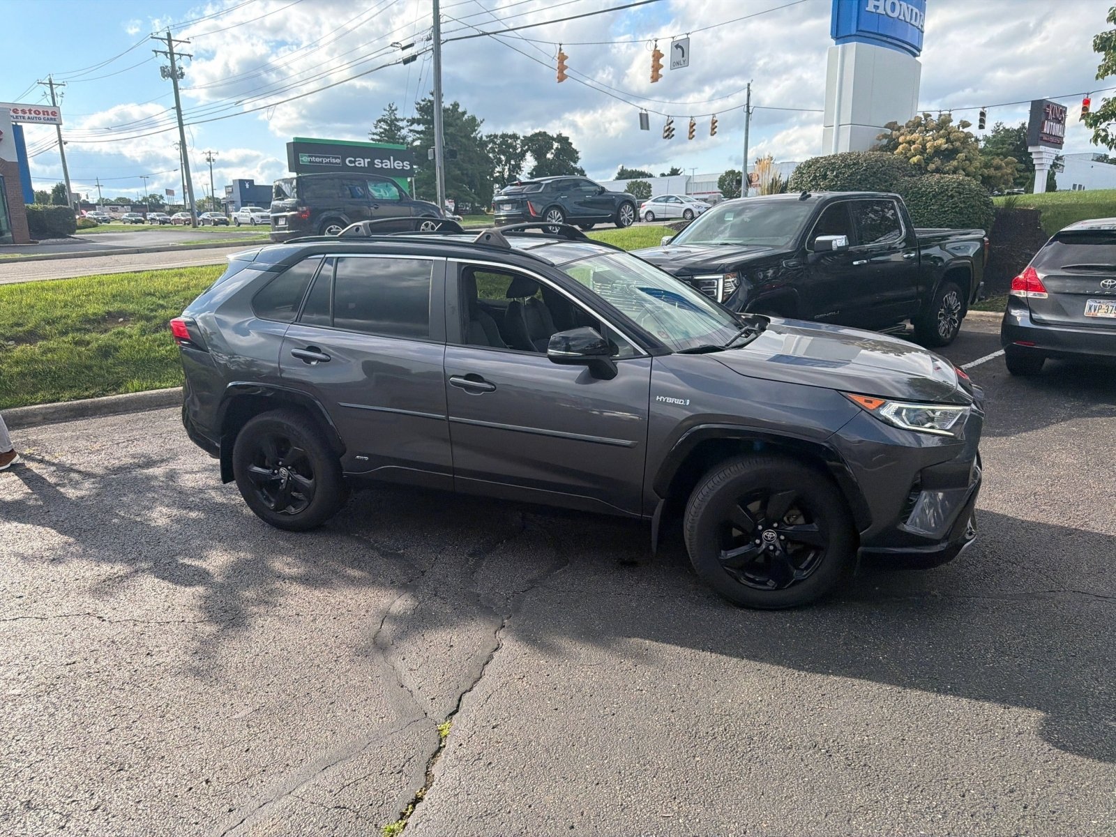 Used 2020 Toyota RAV4 XSE w/ XSE Grade Weather Package AWD/4WD image 17