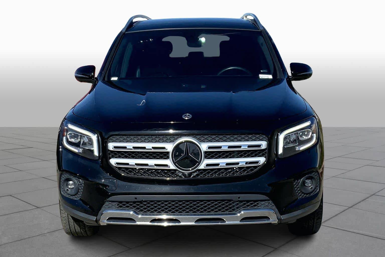 Used 2022 Mercedes-Benz GLB 250 w/ Premium Package Lite image 4