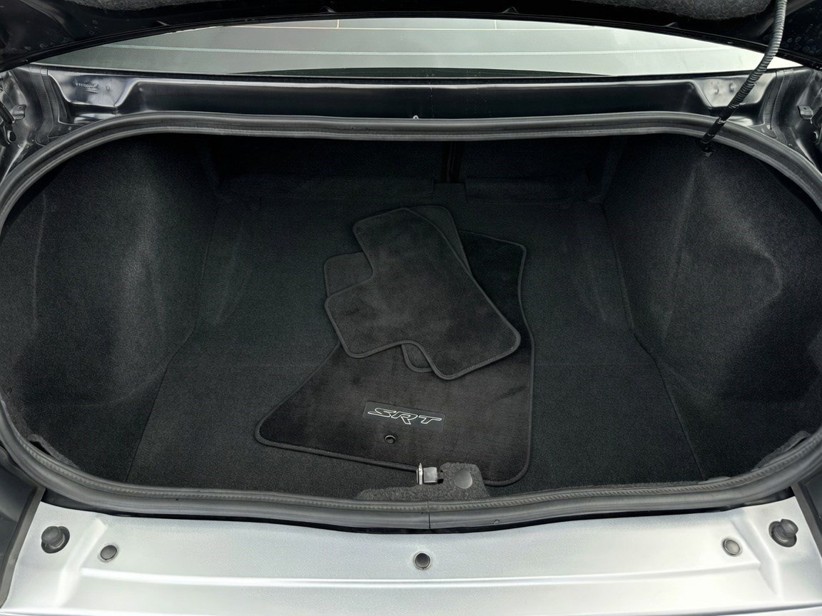 Used 2015 Dodge Challenger SRT RWD image 18