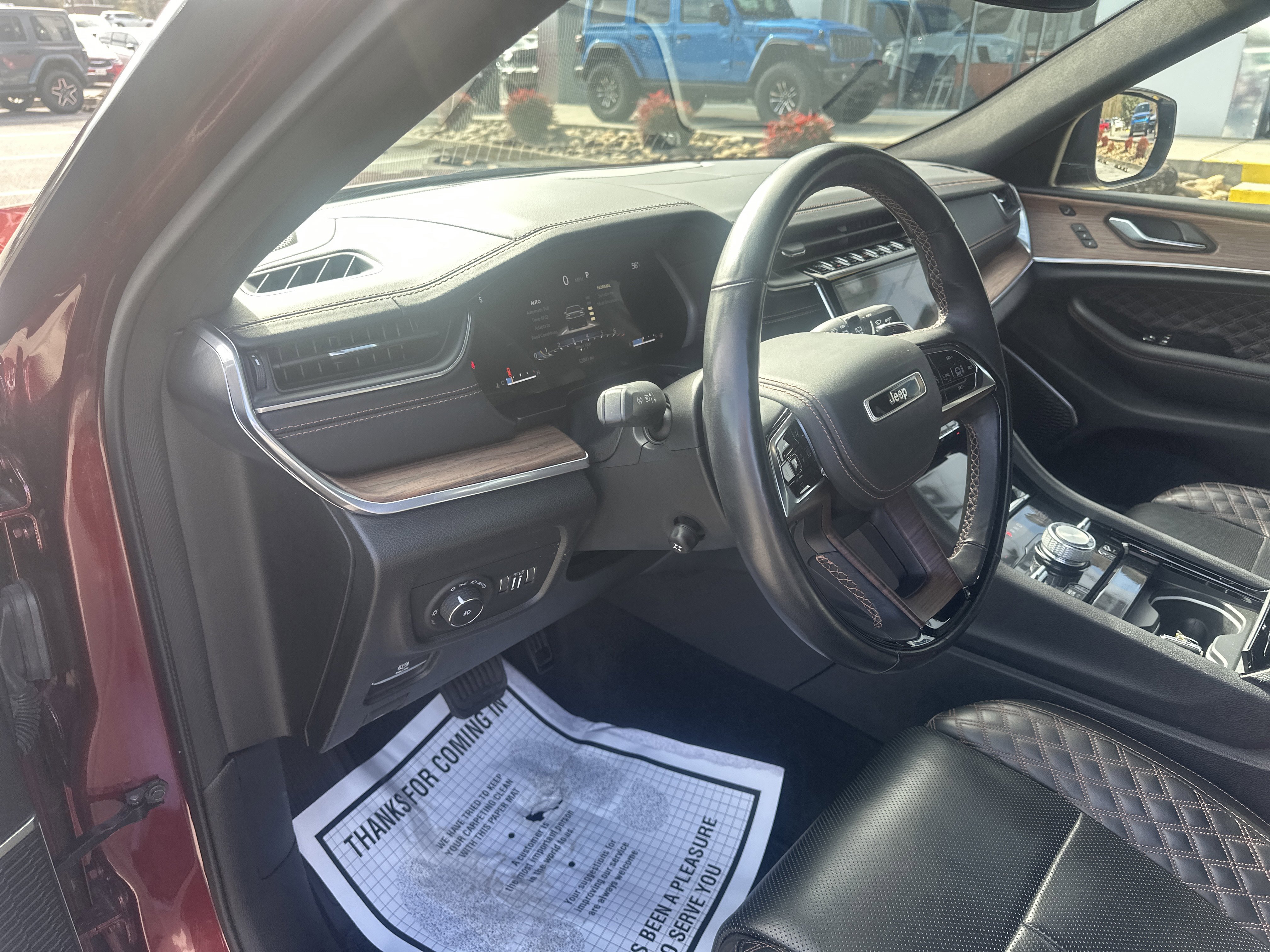 Used 2021 Jeep Grand Cherokee L Summit w/ Luxury Tech Group V image 15