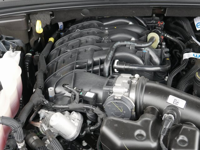 Used 2025 Jeep Grand Cherokee Altitude image 9