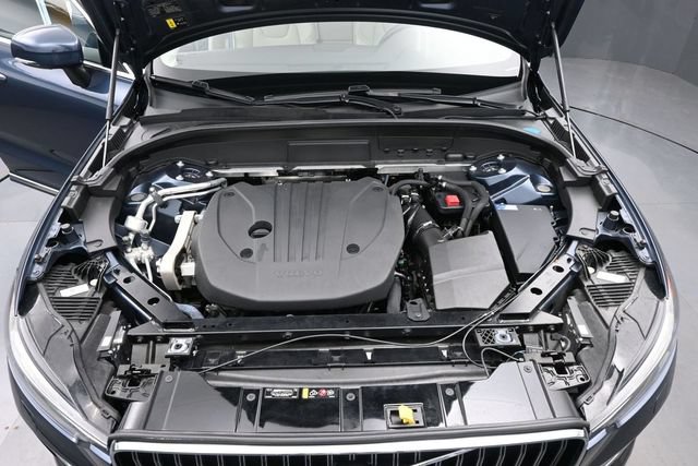 Used 2023 Volvo XC60 B5 Plus AWD/4WD image 31