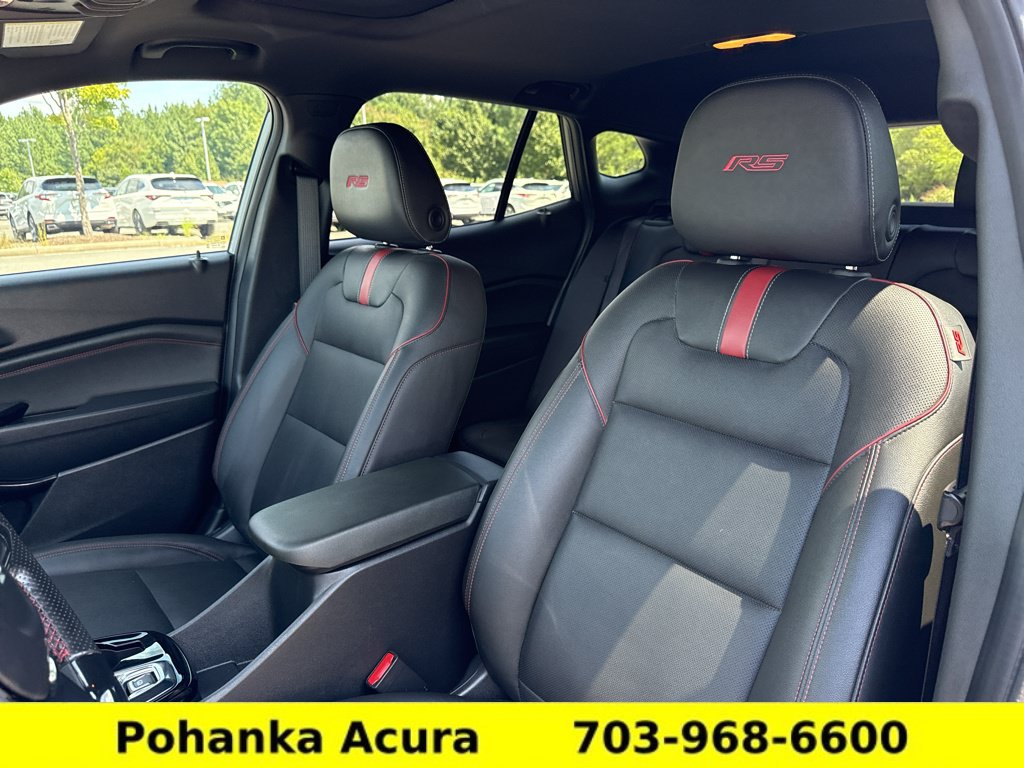 Used 2024 Chevrolet Trax RS w/ Sunroof Package FWD image 19