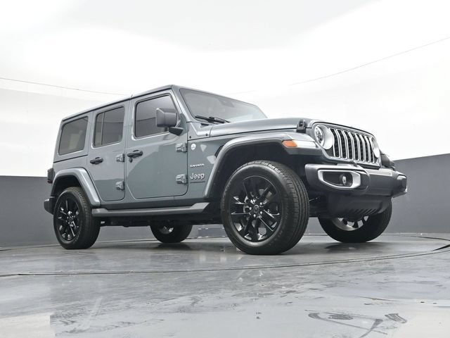 Used 2024 Jeep Wrangler Unlimited Sahara w/ Technology Group AWD/4WD image 30