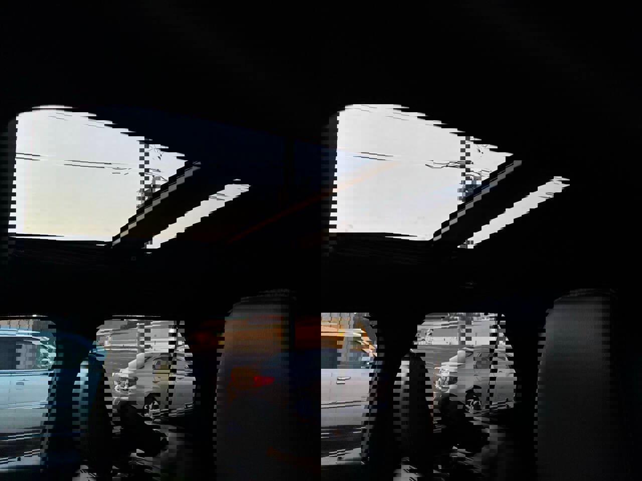 Used 2020 Ford Explorer Limited image 23