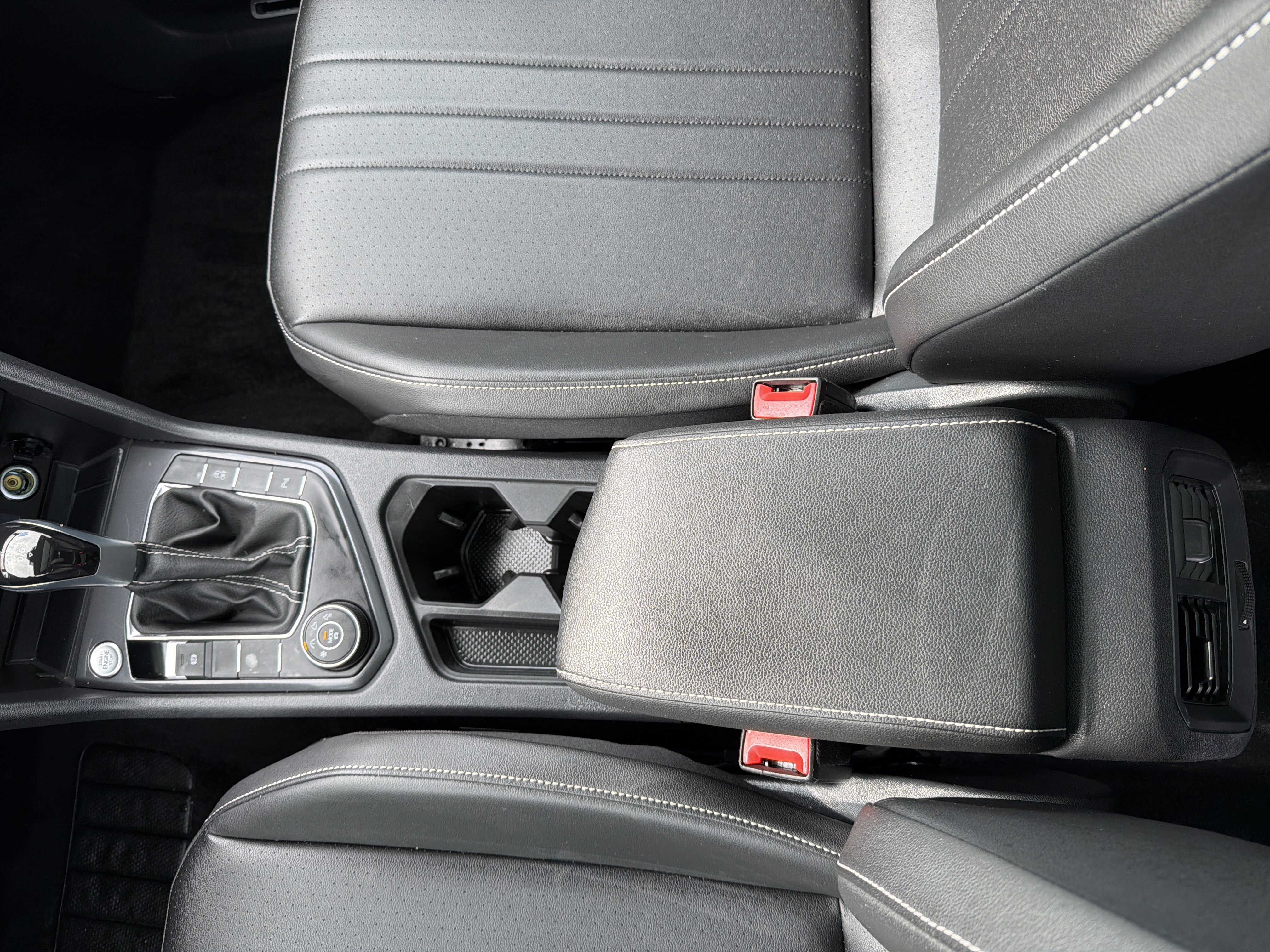 Certified 2024 Volkswagen Tiguan SE R-Line AWD/4WD image 8