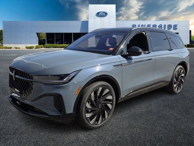 Used 2025 Lincoln Nautilus Reserve w/ Jet Appearance Package image 3