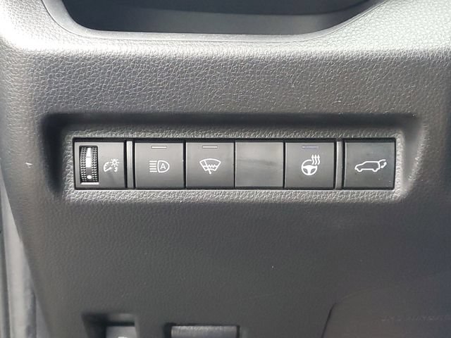 Used 2022 Toyota RAV4 XLE Premium AWD/4WD image 17