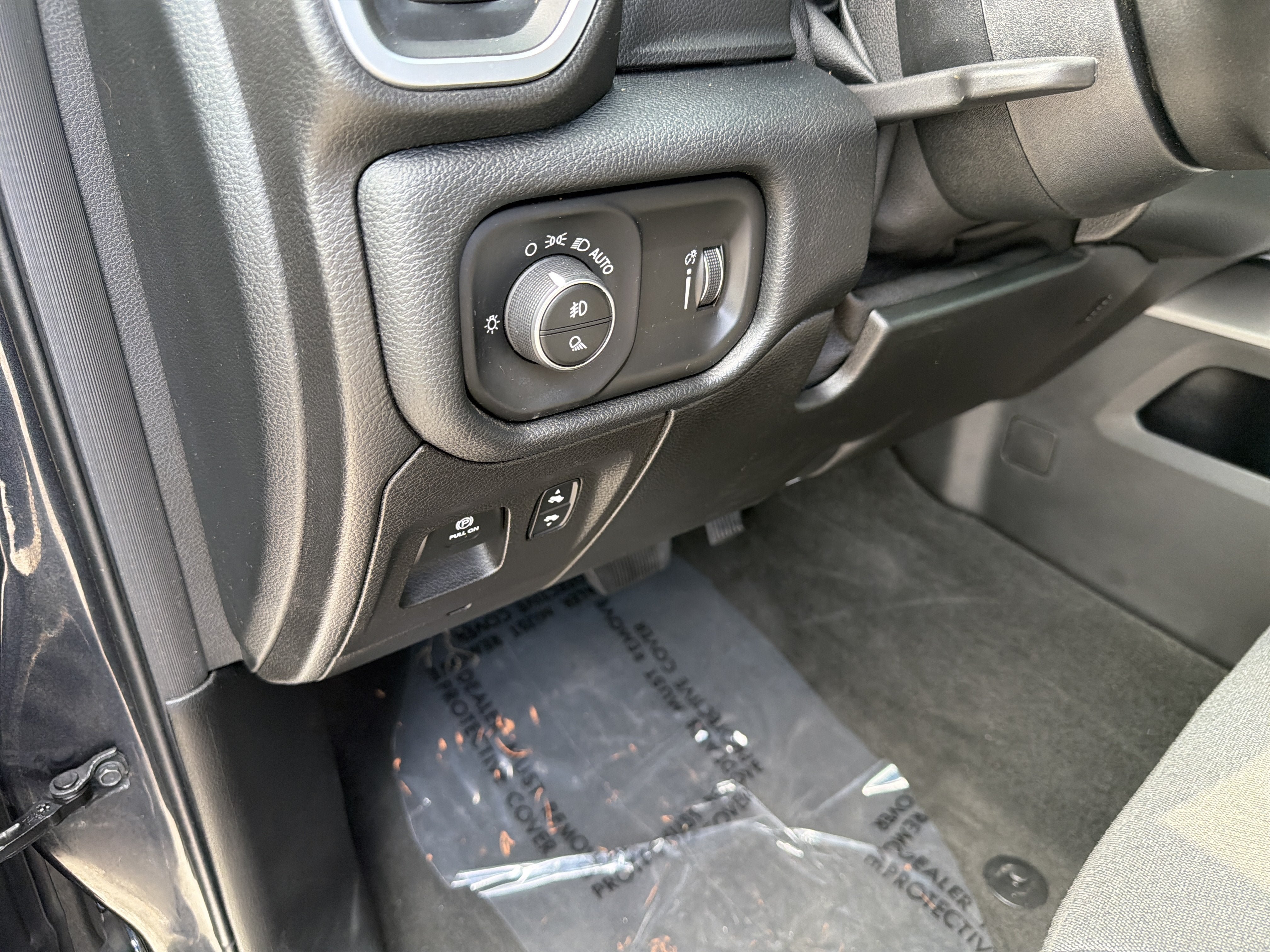 Used 2021 RAM 1500 Big Horn RWD image 31