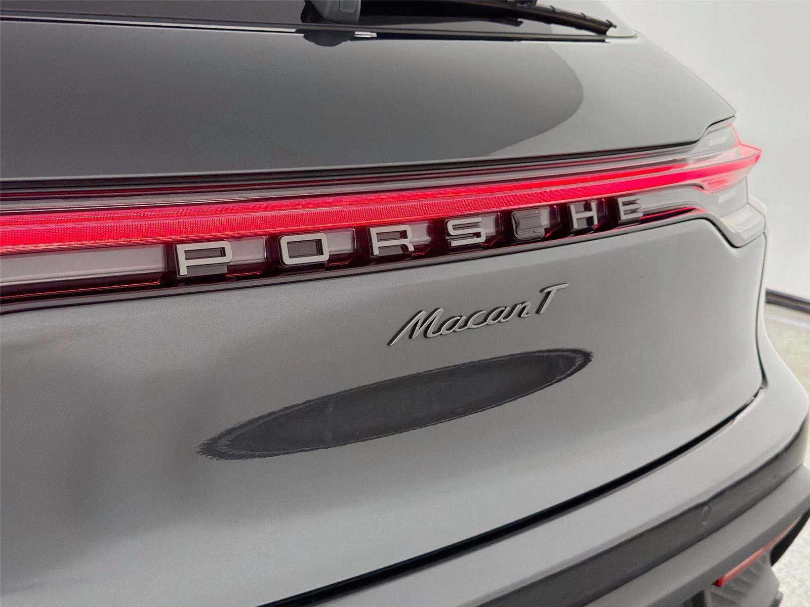 Certified 2026 Porsche Macan Turbo AWD/4WD image 17