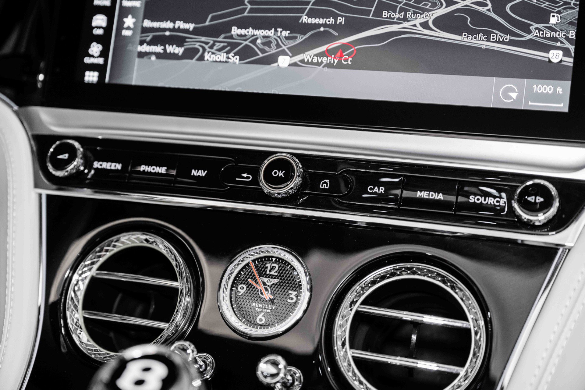 Used 2022 Bentley Continental GT image 31