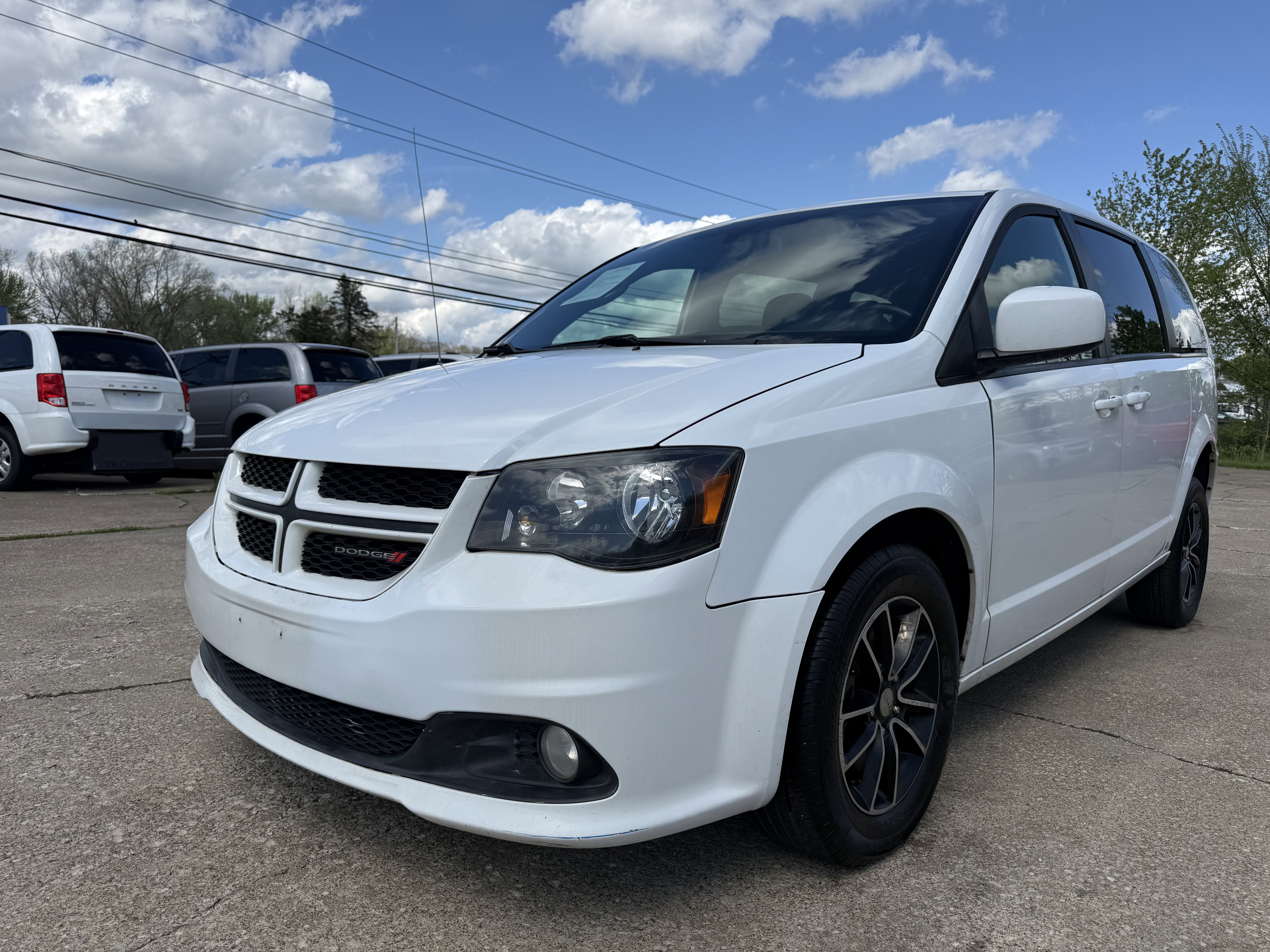 Used 2019 Dodge Grand Caravan GT FWD image 2