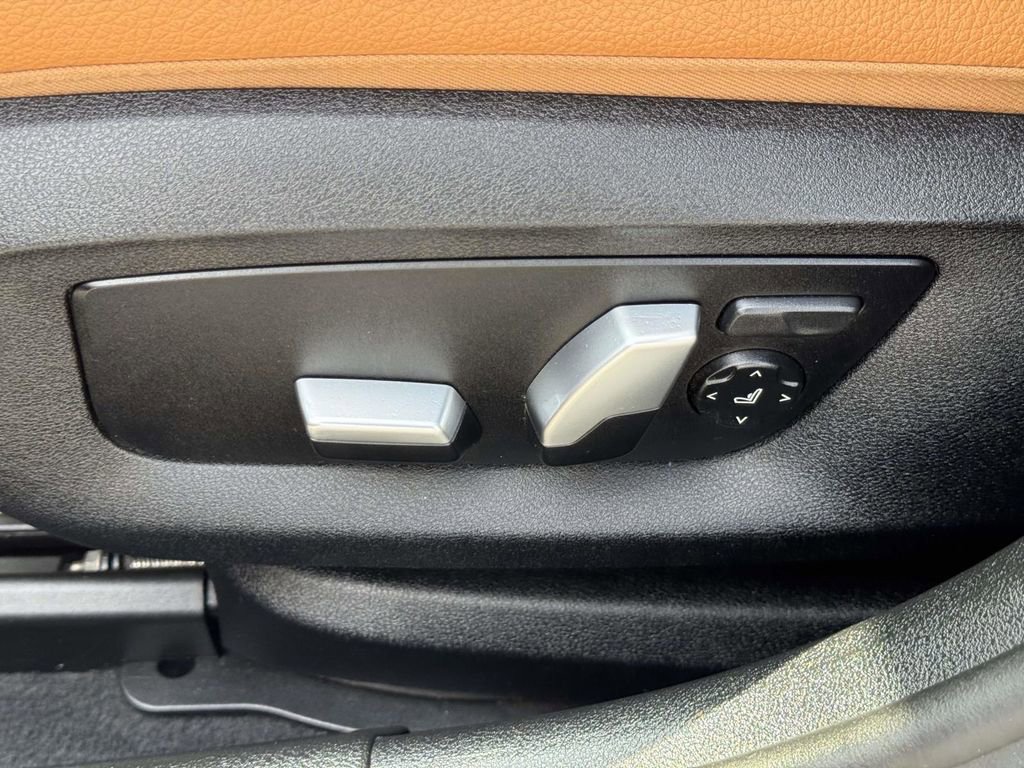 Used 2019 BMW 540i xDrive w/ Convenience Package AWD/4WD image 21