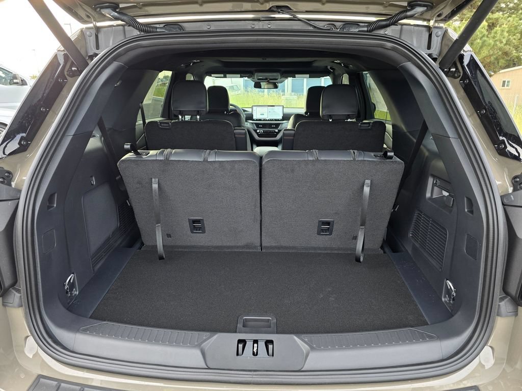 New 2026 Ford Explorer ST-Line w/ ST-Line Street Pack AWD/4WD image 31
