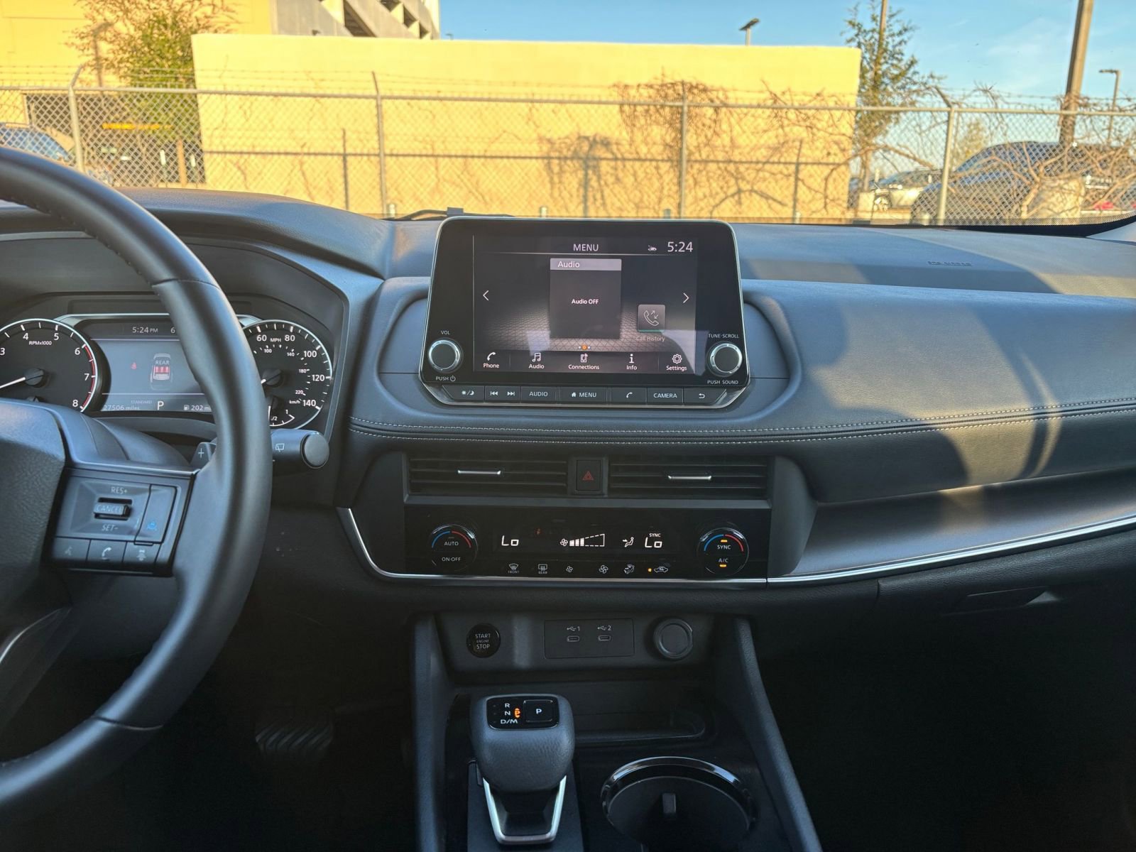 Used 2025 Nissan Rogue SV FWD image 17