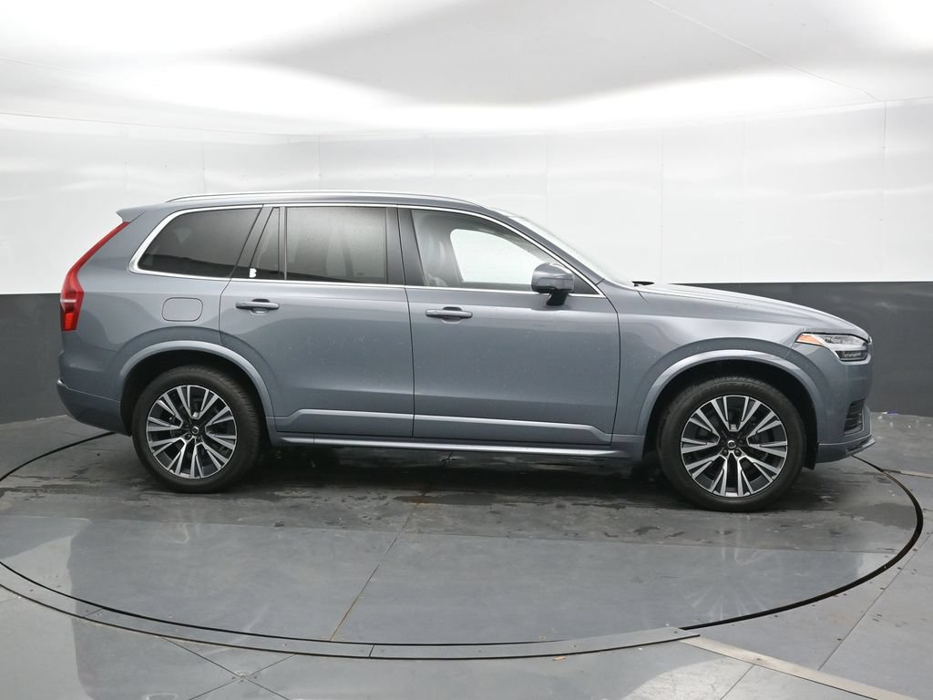 Used 2022 Volvo XC90 T6 Momentum w/ Climate Package AWD/4WD image 3