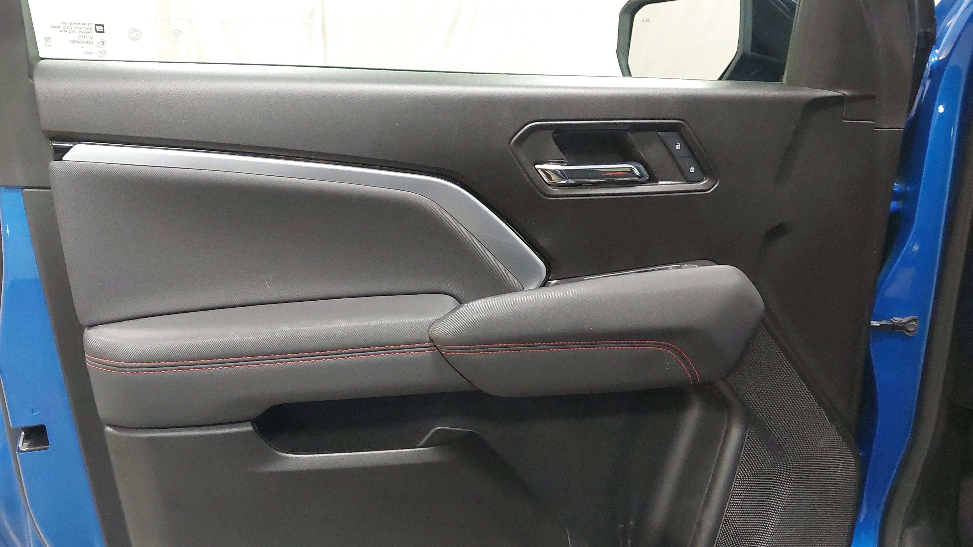 Used 2024 Chevrolet Colorado Z71 w/ Z71 Convenience Package 2 image 24