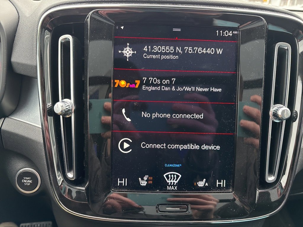 Used 2021 Volvo XC40 T5 Momentum w/ Premium Package image 22