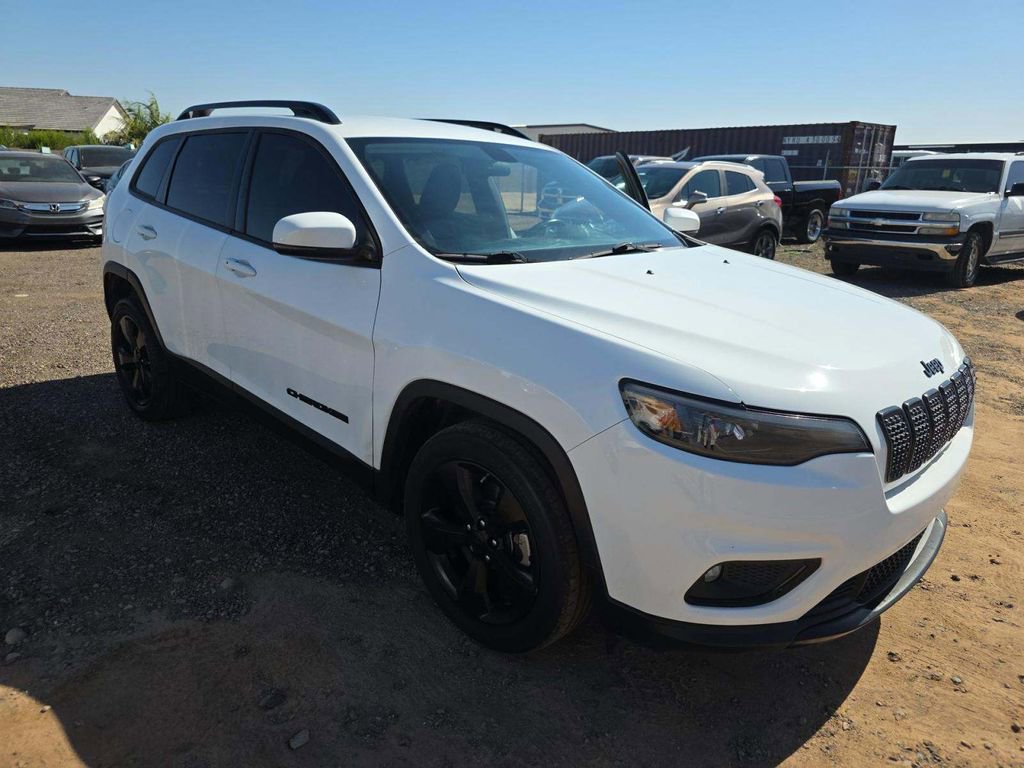 Used 2019 Jeep Cherokee Latitude Plus FWD image 3
