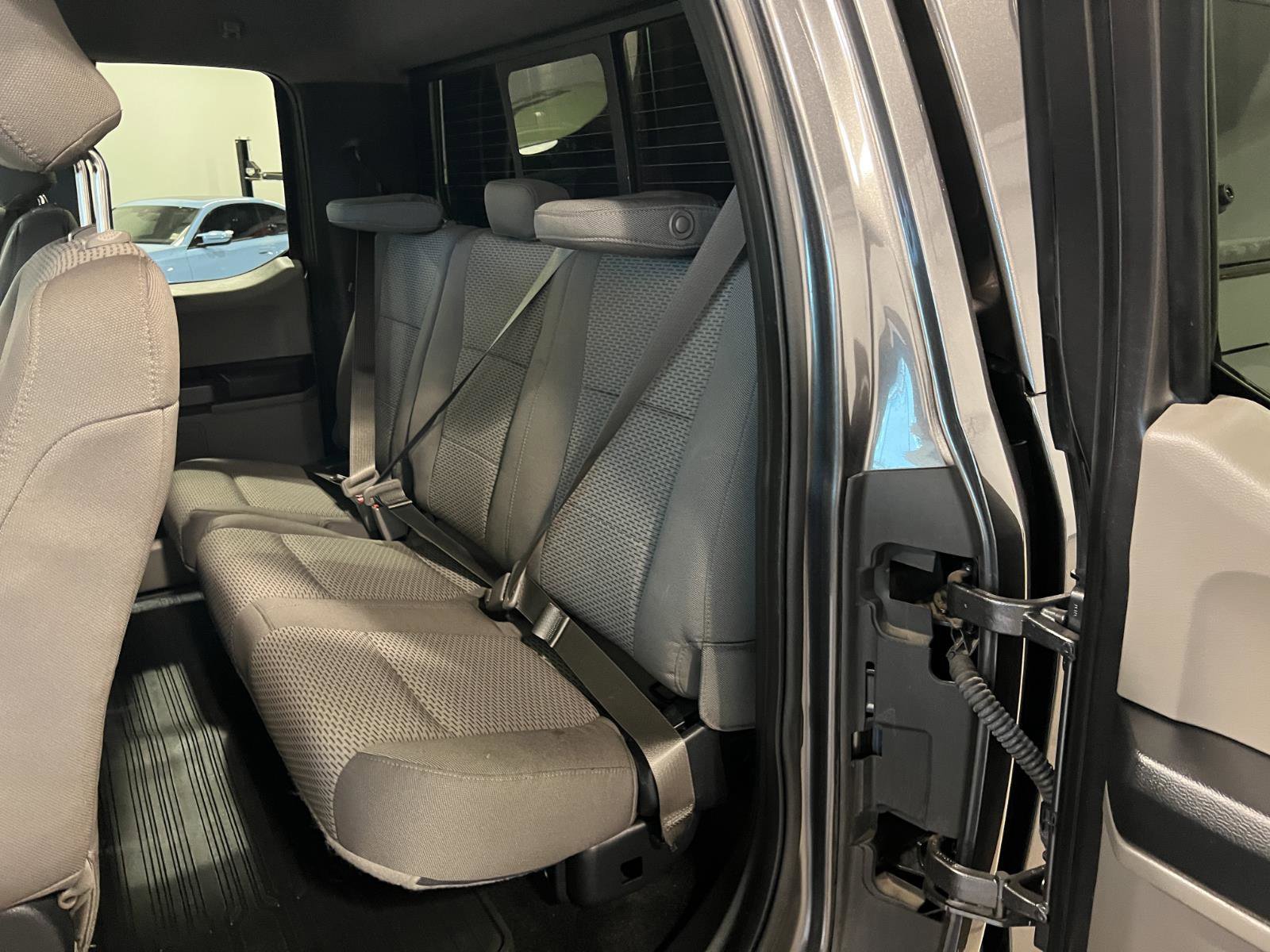 Used 2015 Ford F150 XLT w/ Equipment Group 302A Luxury image 27