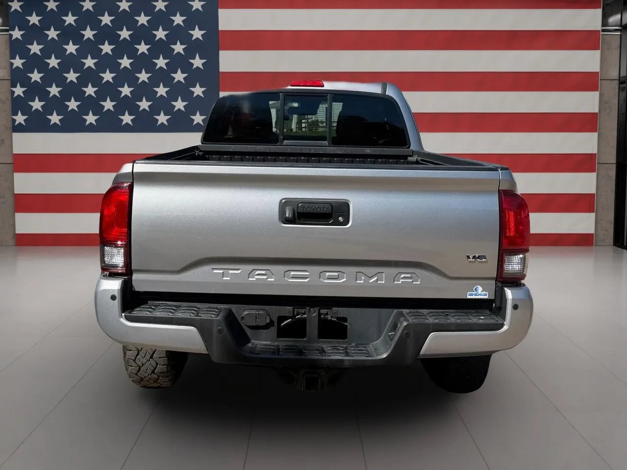 Used 2019 Toyota Tacoma TRD Off-Road w/ Technology Package AWD/4WD image 4