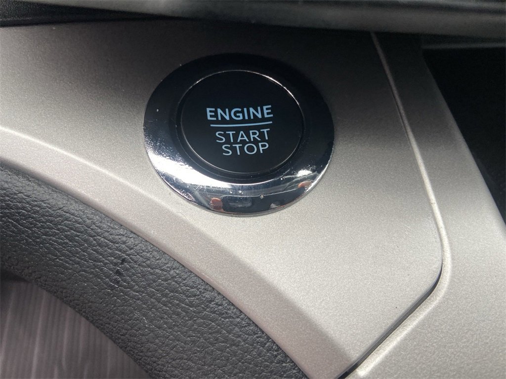 Used 2022 Ford Explorer XLT image 17