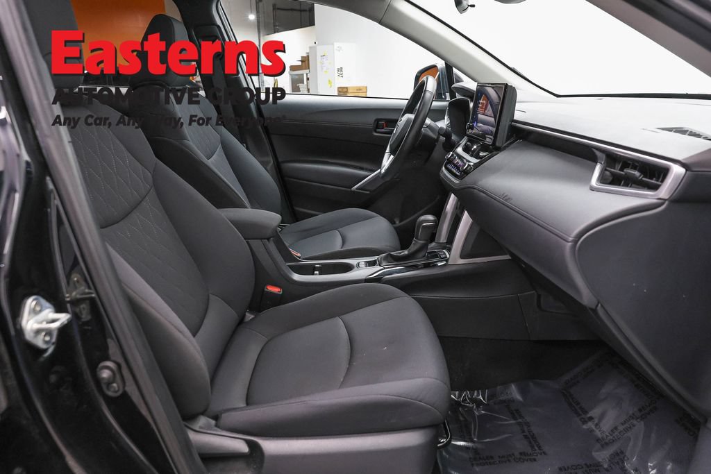 Used 2024 Toyota Corolla Cross LE FWD image 23