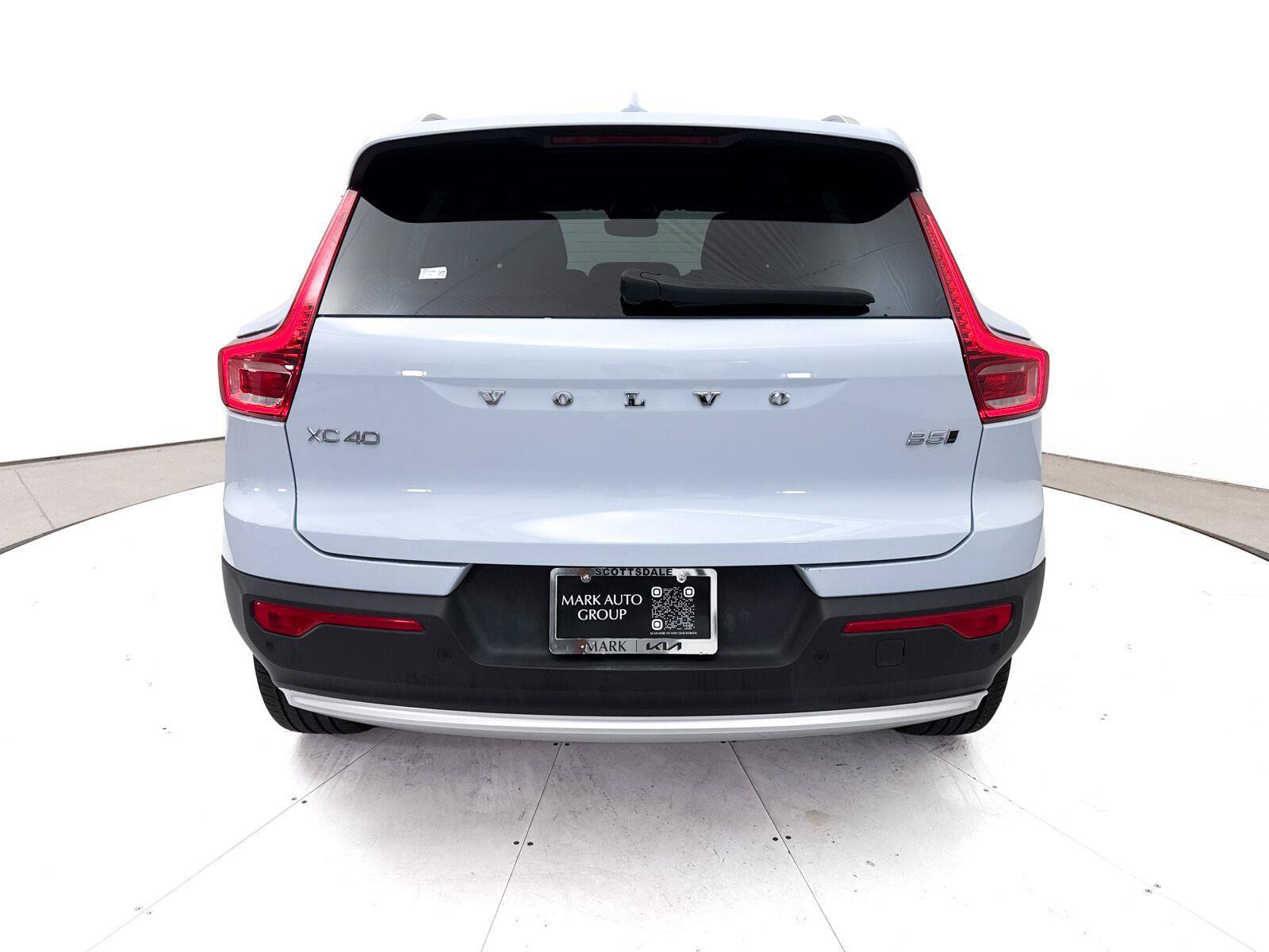 Used 2024 Volvo XC40 B5 Core AWD/4WD image 17
