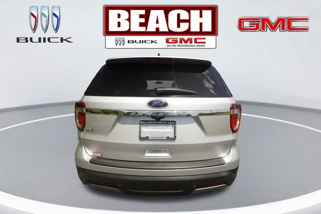 Used 2019 Ford Explorer XLT FWD image 4