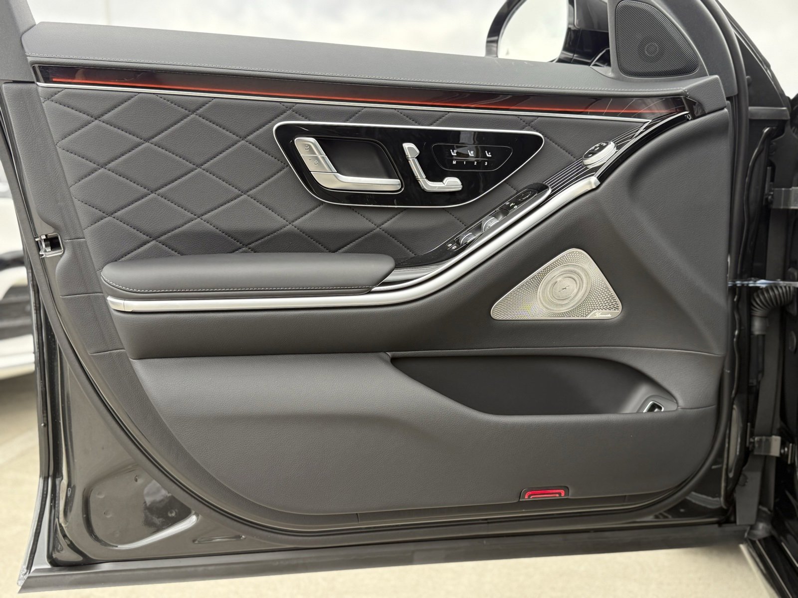 New 2026 Mercedes-Benz S 580 4MATIC Sedan image 16