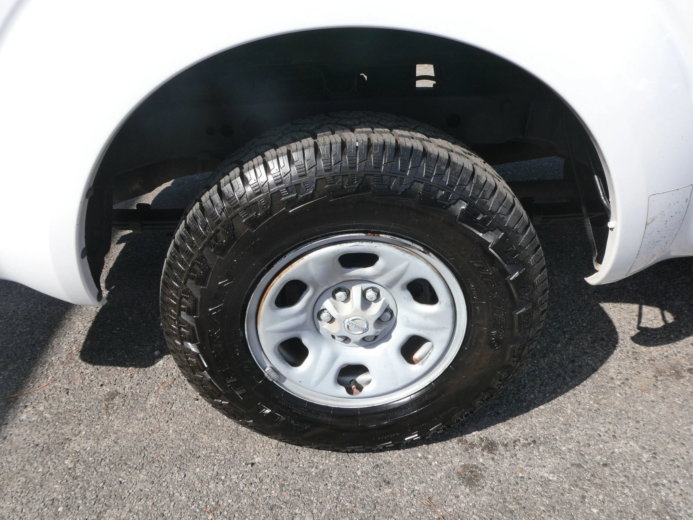 Used 2007 Nissan Frontier XE w/ Preferred Pkg RWD image 30