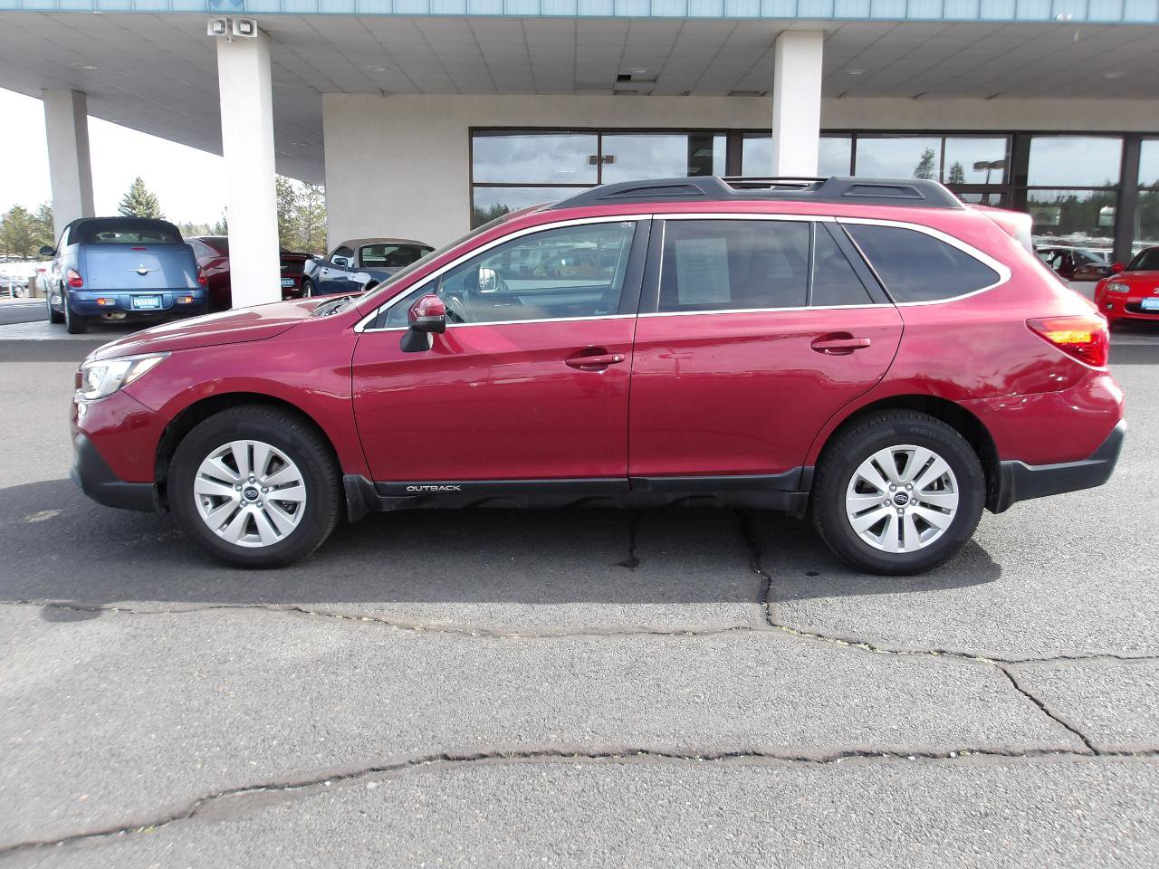 Used 2018 Subaru Outback 2.5i Premium AWD/4WD image 2