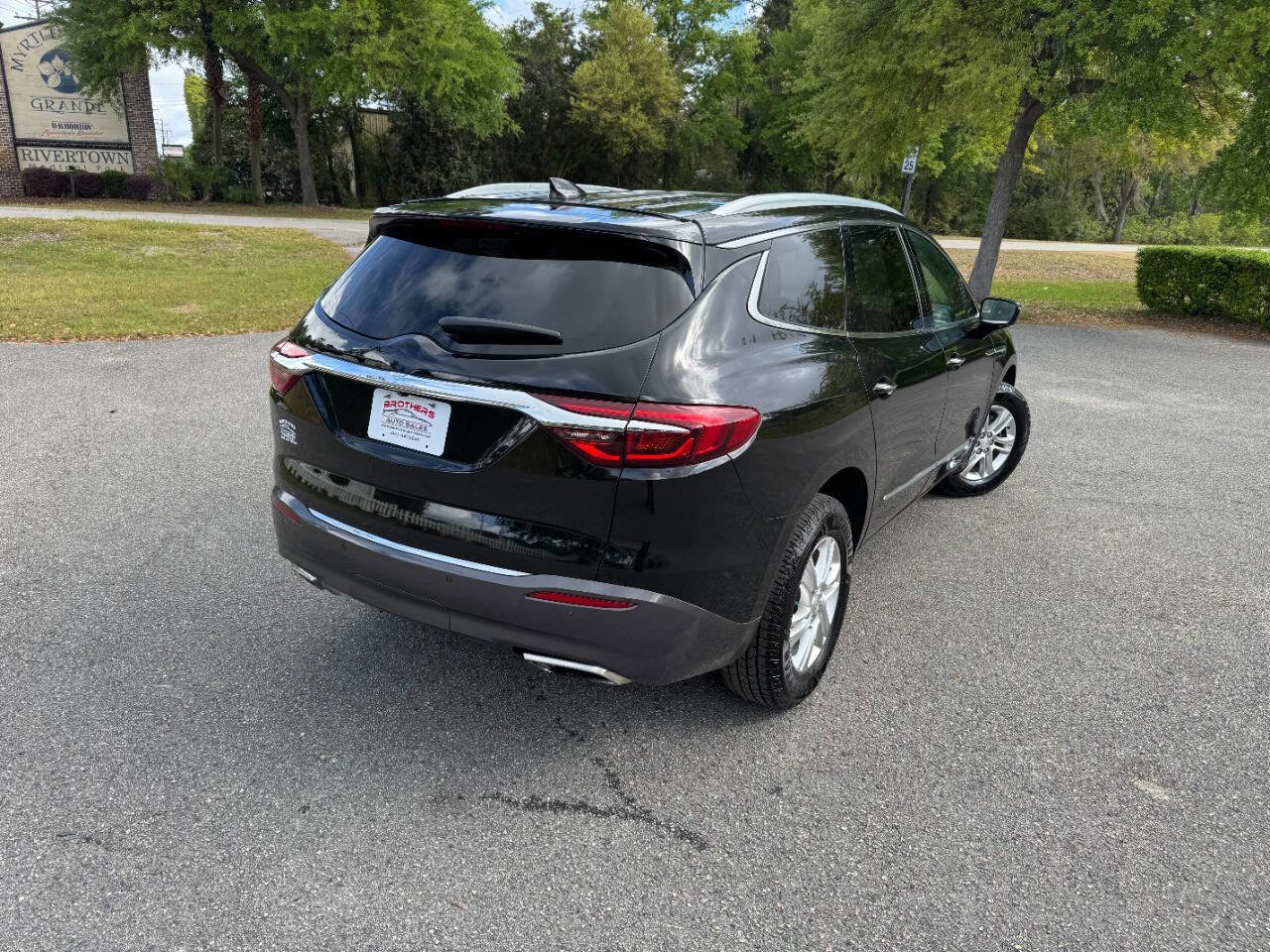Used 2020 Buick Enclave Essence image 6