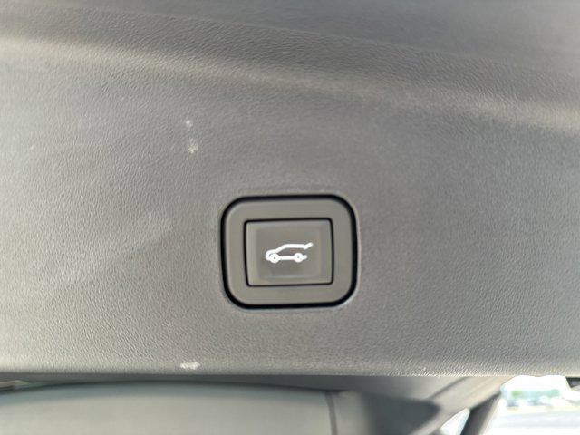 New 2026 Cadillac Vistiq Sport w/ LPO, Floor Liner Package image 40