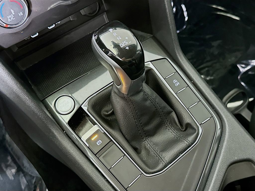 Used 2024 Volkswagen Tiguan Wolfsburg Edition image 30