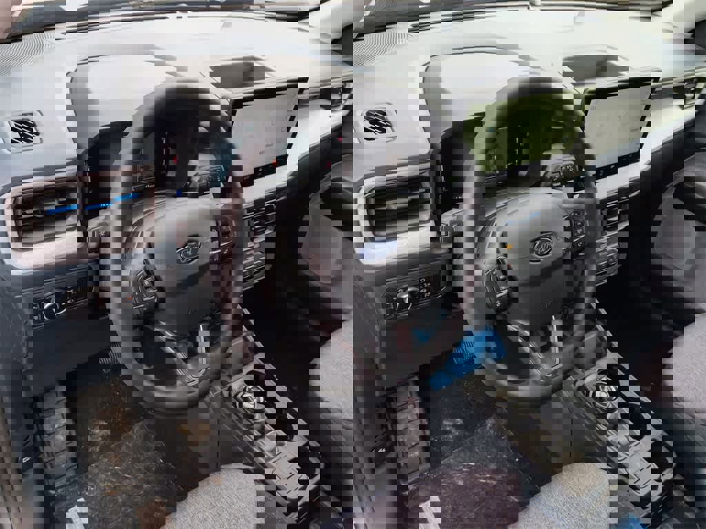 New 2025 Ford Maverick XLT image 10