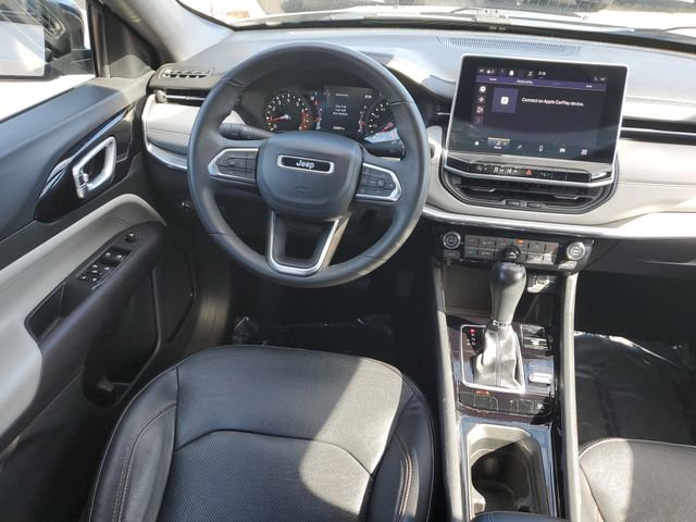 Used 2023 Jeep Compass Limited image 9