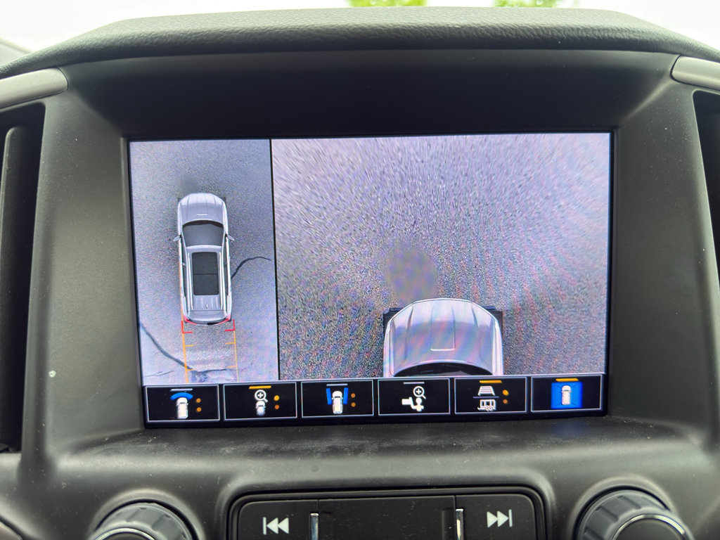 Used 2023 GMC Terrain AT4 w/ Tech Package AWD/4WD image 29