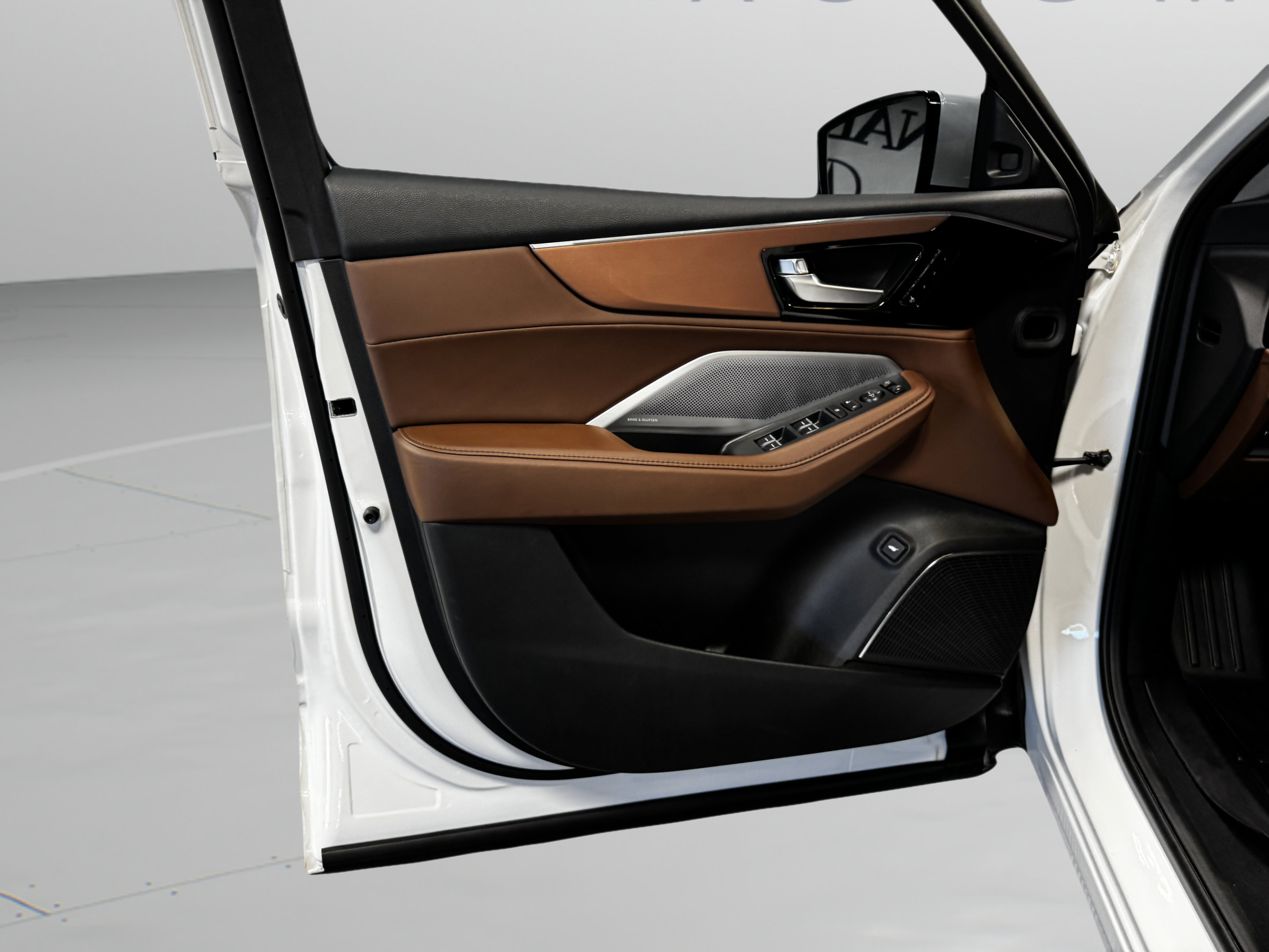 Certified 2025 Acura MDX w/ Technology Package FWD image 13