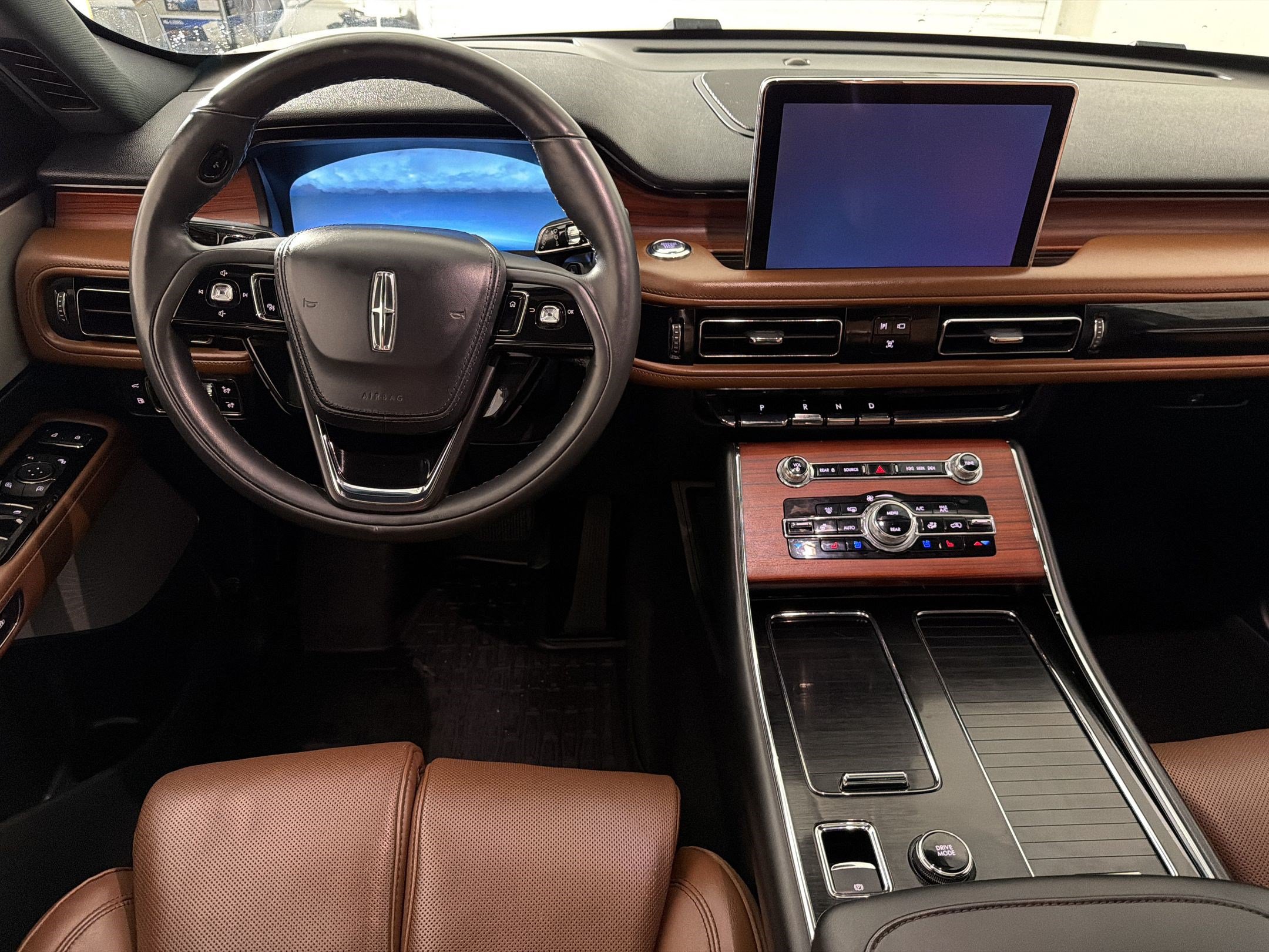 Used 2022 Lincoln Aviator Grand Touring w/ Equipment Group 301A AWD/4WD image 30